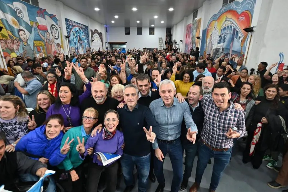 nota-1734585-larroque-avanza-construccion-kicillof-2027-cede-critica-interna-1085277