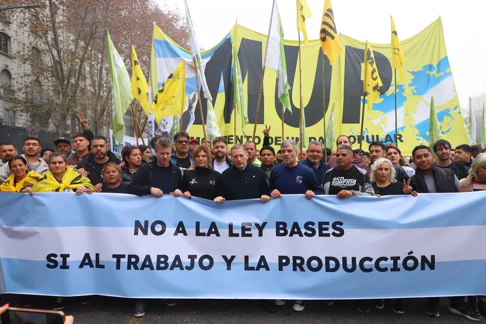 847025-gray-20marcha-20ley-20bases-201