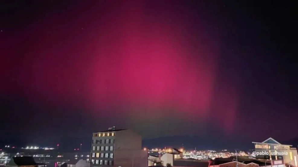 aurora-boreal-en-tierra-del-fuego-20240510-1800043
