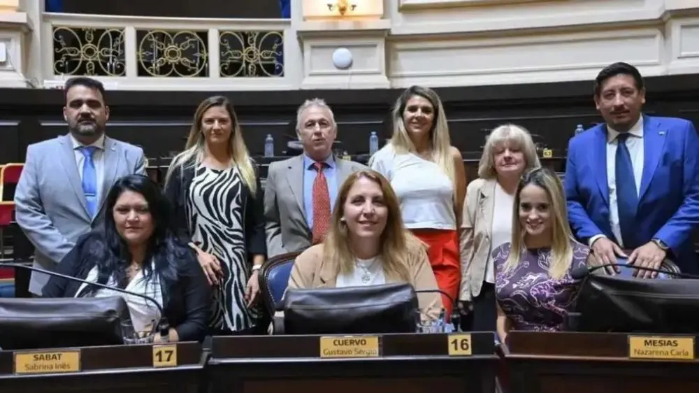 nota-1736569-fuerte-respuesta-diputados-libertarios-victoria-villarruel-esta-bien-apretar-gente-1087279