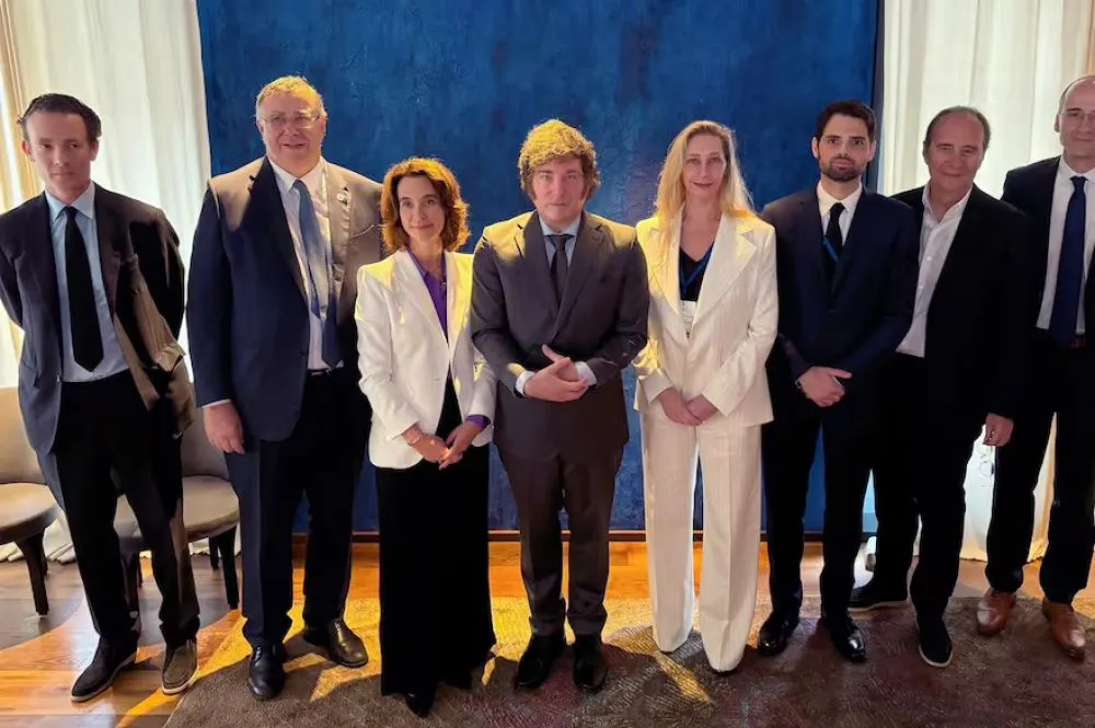 nota-1737278-javier-milei-reunio-secreto-empresarios-francia-pero-excluyo-sorpresivamente-algunas-multinacionales-1087995