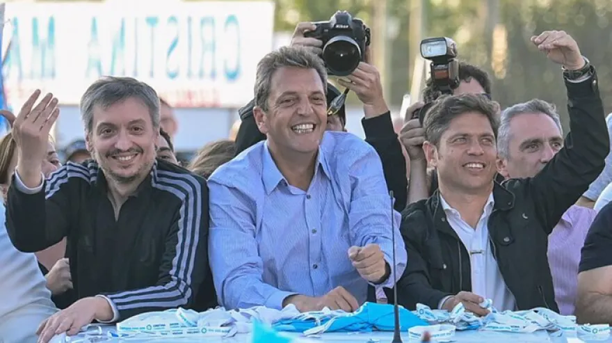 20251021125522_massa-axel-maxi