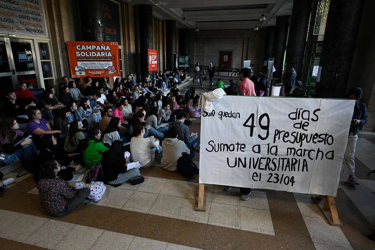 universidades-clase-puplica-protesta-foto-LUIS-ROBAYO-AFP-1