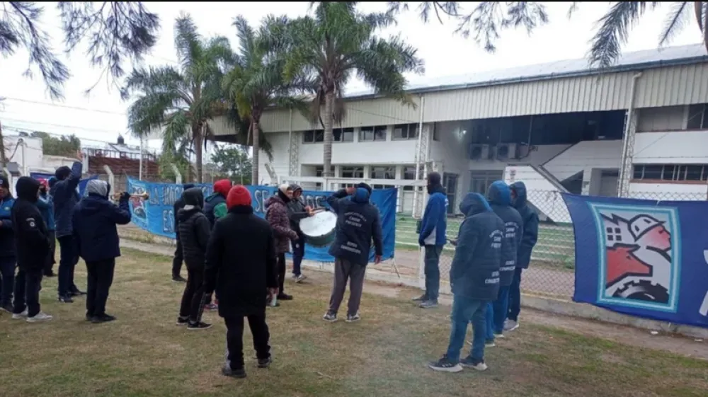 nota-1734337-plata-sindicato-carne-reclama-continuidad-laboral-trabajadores-domvil-1085028