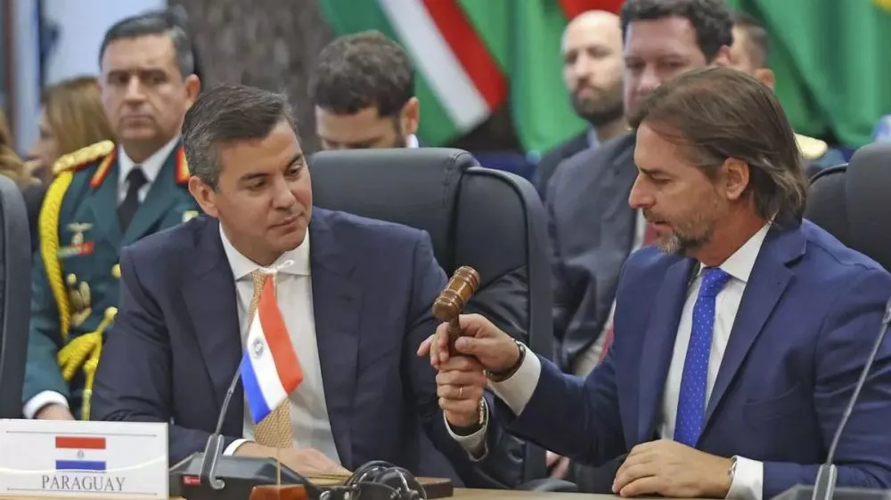 nota-1736771-para-limar-asperezas-milei-recibe-lacalle-medio-conferencia-sobre-antiterrorismo-1087479